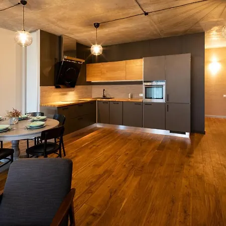 Old Loft Interior Style With 2 Bedrooms Apartment *