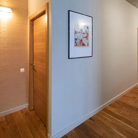 Old Loft Interior Style With 2 Bedrooms Апартаменты Рига