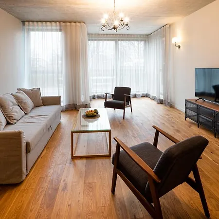Old Loft Interior Style With 2 Bedrooms شقة *